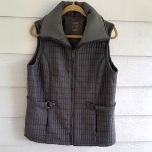 Three Hearts Gray Quilt Vest L